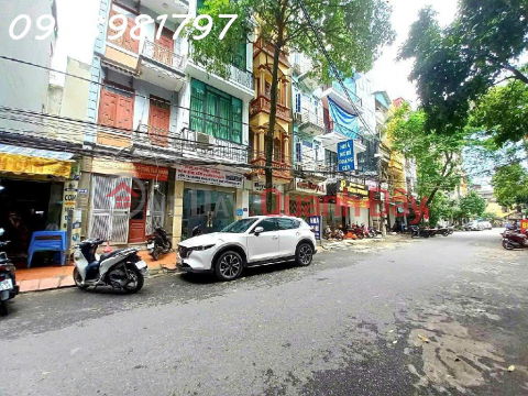 House for sale on Den Lu 2 street, Hoang Mai, 40m², 4 floors, 12.8 billion, red book _0