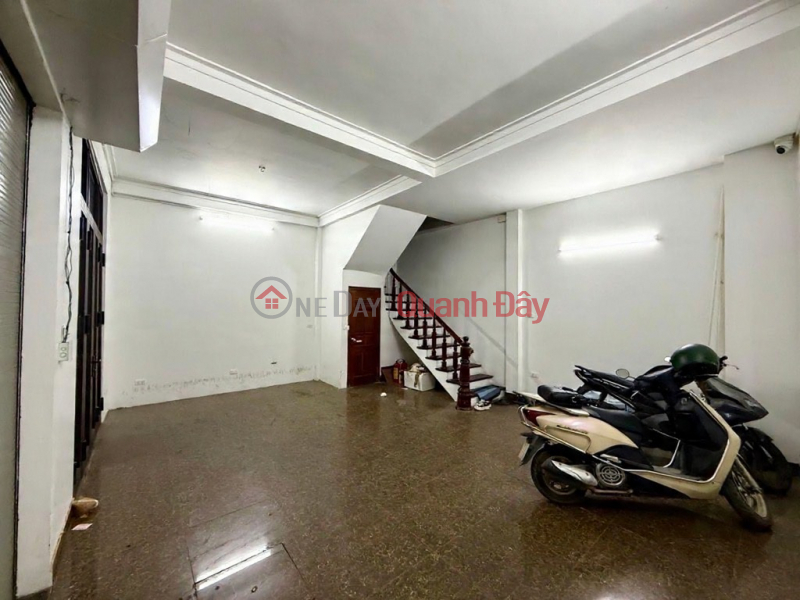 Ho Tung Mau street, 50m x 5 floors, 12.5 billion VND, car access to the house, one house away from the main street. Sales Listings
