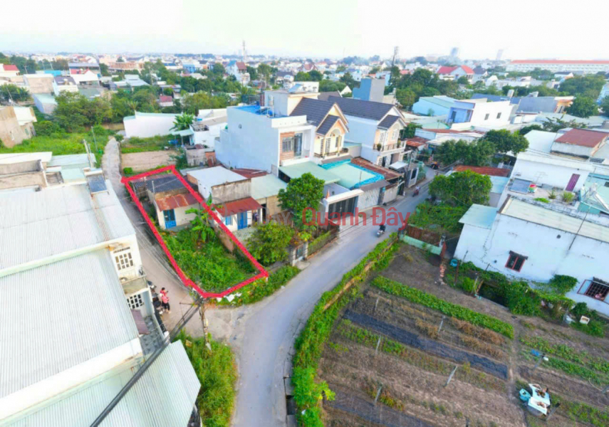 Urgent sale, corner lot with 2 street frontages near market 26, Tan Phong, only 3.2 billion, Vietnam Sales, đ 3.2 Billion
