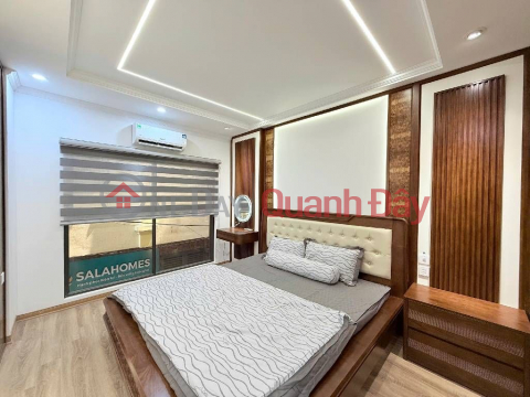 nguyễn khang 36m x7 tầng thang máy 13,6 tỷ gần phố,vf3 đỗ cửa,ngõ thông _0
