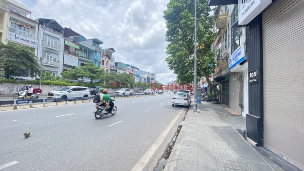 NGHI TAM STREET FRONT - CORNER LOT - 3 OPEN SIDES - PRIME LOCATION<br \\/> GOLDEN OPPORTUNITY: BUY 3 APARTMENTS TOGETHER, PRICE IS ONLY ABOVE 400 Sales Listings