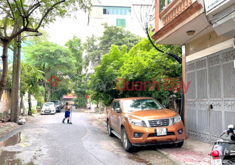 House for sale in Hoang Sam, Cau Giay, P. Lo Via Hexa, car free, business, slightly over 17 billion. _0