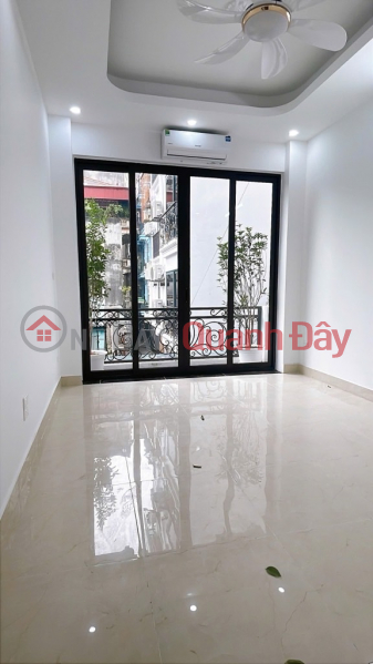 đ 12,3 tỷ, bán nhà cầu giấy 50m x4 tầng 12,3 tỷ,ngõ thông,lô góc,dân xây.full nội thất,gần ô tô