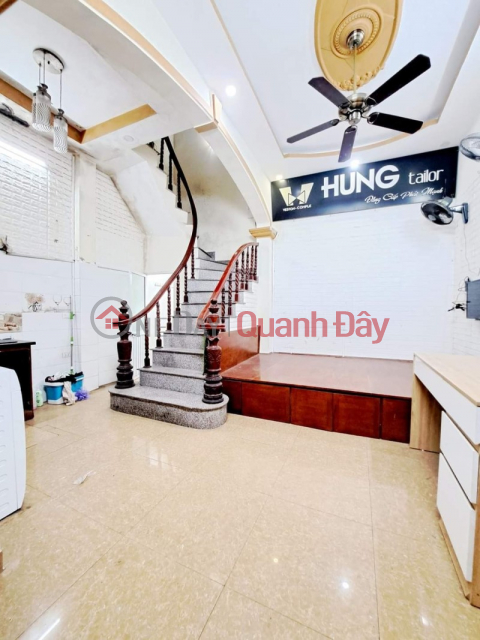 Có 1 không 2 bán nhài Phố Vọng 30m 5 tầng 3 ngủ ô tô đỗ cổng ở và kinh doanh quá đẹp chỉ 3.55 tỷ lh 0817606560 _0