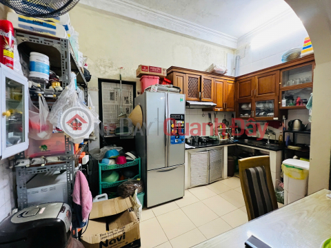 DONG DA - DUONG LANG - 59M2 - 4 BEDROOMS - PRIVATE GATE AND YARD FOR PARKING (~ ABOVE 130 MILLION\/M2) _0