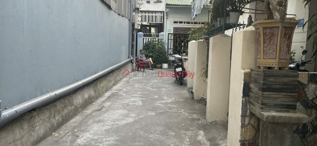 HOUSE FOR SALE - SINGLE-STORY HOUSE IN A WIDE ALLEY OFF TAY SON STREET - QUY NHON. - CODE: Sales Listings