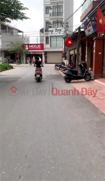 AVOID OTO SIDEWALK, CLASS BUSINESS, LEVEL 4 HOUSE AVAILABLE CASH FLOW acreage: 68M PRICE 3.3 BILLION, IN QUANG MINH. AREA Sales Listings