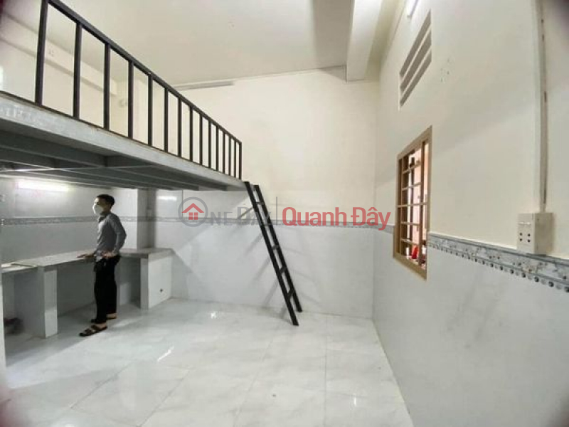 Empty room with high attic as shown in the picture, Vietnam | Rental, đ 3 Million/ month
