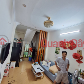 Selling house in the center of Hai Ba Trung district 37m 4 floors, only 3.3 billion VND _0
