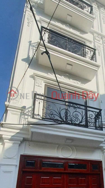 Selling house Co Linh, Thach Ban, 35m, 5 floors, car parking, near market, school, Aeonmall, more than 3 billion. Sales Listings