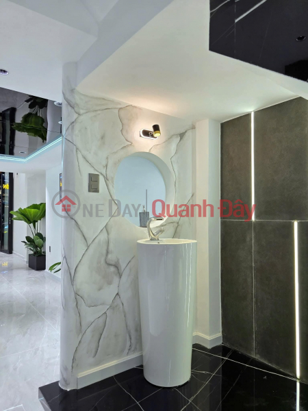 đ 13.8 Billion | House for sale with street frontage for living or business right in Dong Da, Da Nang. Very luxurious design, 100% new house