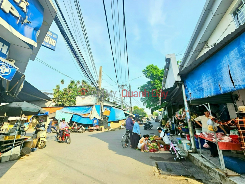 Selling a beautiful plot of land, corner of 2 business fronts, right at the market for only 3.5 billion | Vietnam Sales ₫ 3.5 Billion