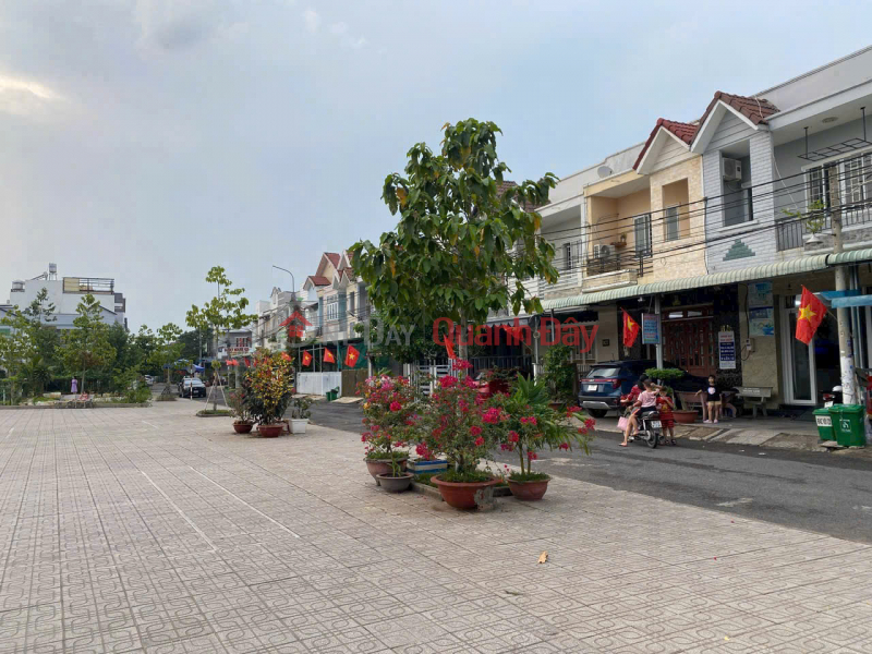Land for sale in Tan Phong residential area, opposite the park, 7m asphalt road, only 2 billion 850 Vietnam Sales đ 2.85 Billion