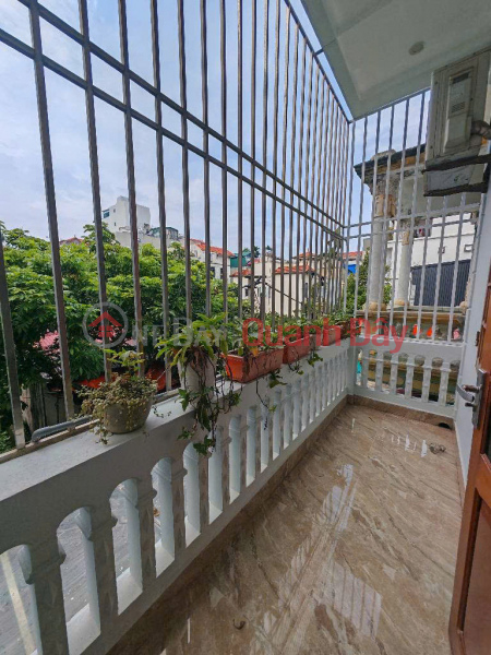 , Please Select, Residential Sales Listings đ 10.2 Billion