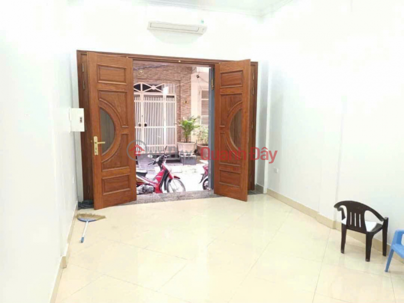 House for sale, NGUYEN CHI THANH, near HANOI TV station. 44m2 5 tons, 10 billion girls. Sales Listings