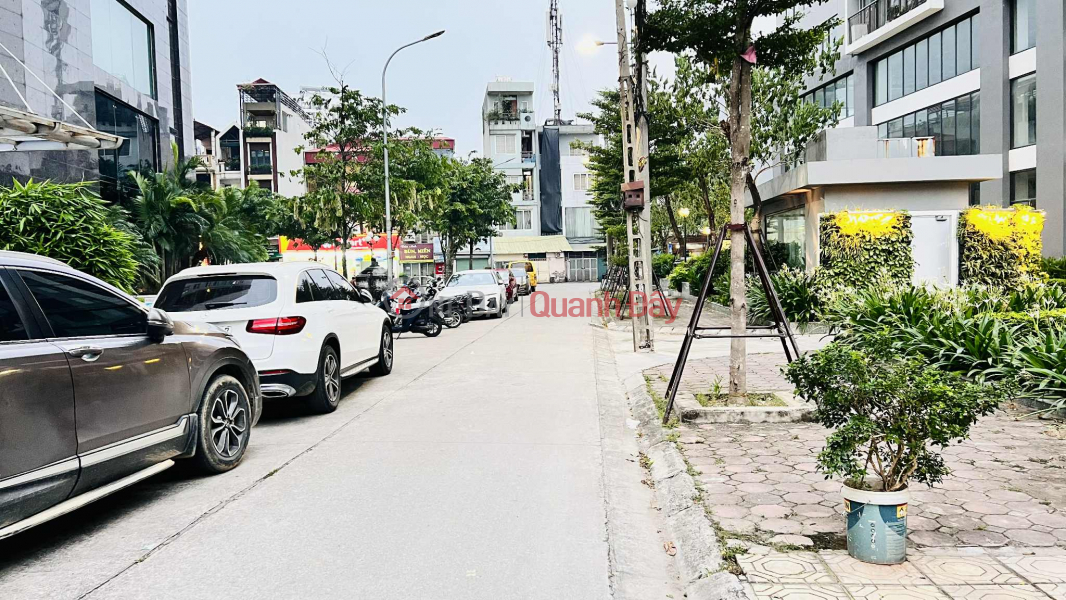 Property Search Vietnam | OneDay | Residential, Sales Listings | Nguyen Son mini villa - Tam Anh hospital, 122m x 4 floors, 6.5m frontage, expanding at the back, full residential land