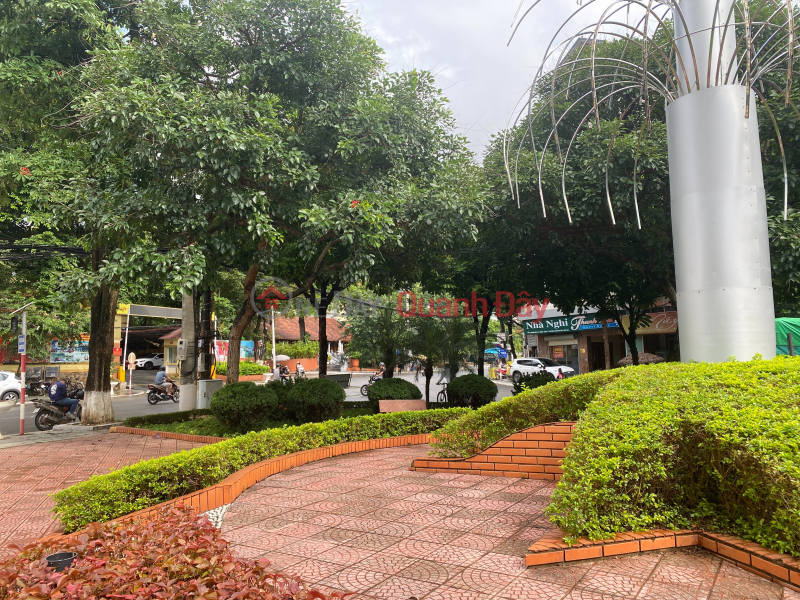 đ 23 Billion | Hotel for sale on To Hieu Street, Son La City, 7 floors plus basement, 1501m2, no brokerage fee.