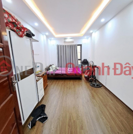 There is only one apartment worth only a little over 2 billion with Truong Dinh townhouse 35m2, 2 floors, alley near the street, contact 0817606560 _0