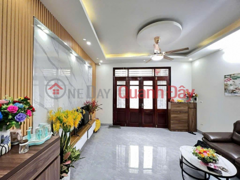 Nhà 5 tầng 30m², 3PN, Hoàng Mai - Giá 6 tỷ - Sổ đỏ chính chủ _0