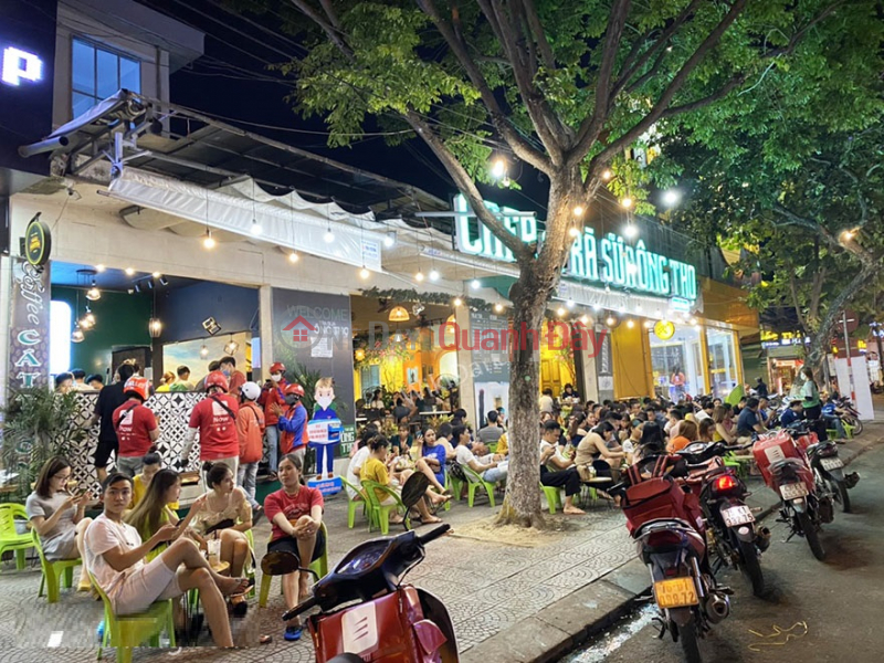 ► House with frontage on Le Dinh Ly street, 15m wide, near the airport, hospital, and schools, 142m2, 5.8m wide. | Vietnam Sales | đ 29.5 Billion