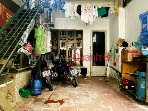 De La Thanh Townhouse for Sale, Dong Da District. 132m Frontage 8.5m Approximately 10 Billion. Commitment to Real Photos Accurate Description. Owner _0