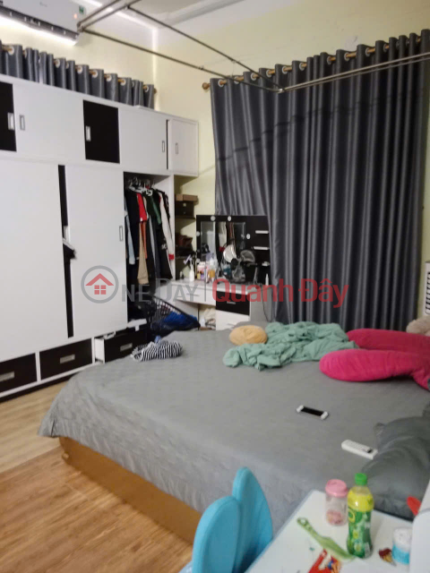 Owner urgently needs to sell house in the center of Tien Hai town, get money to pay off bank debt, good price 3.x billion on area _0