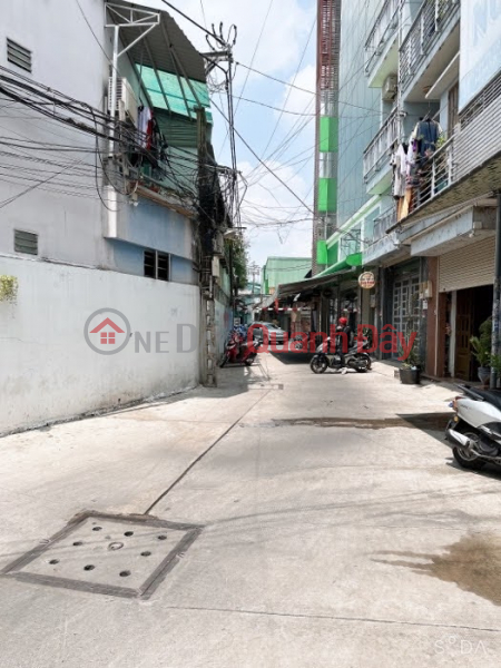 Selling Social House in To Hien Thanh VIP Area, District 10, NEW right now, area 5.5x14.5mx5T. Just slightly more than 14.2 billion Sales Listings