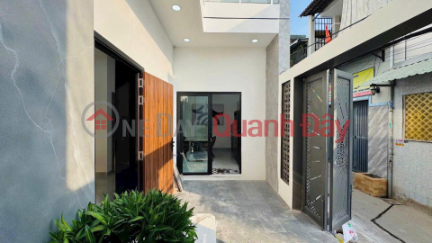 House right next to Pham Huu Lau market, 11x7m, luxurious interior, just over 6 billion VND. _0
