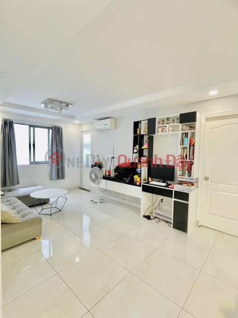 I am the owner, not a broker, urgently need to sell a 70m2 fully furnished apartment, new house, in Binh Thanh _0