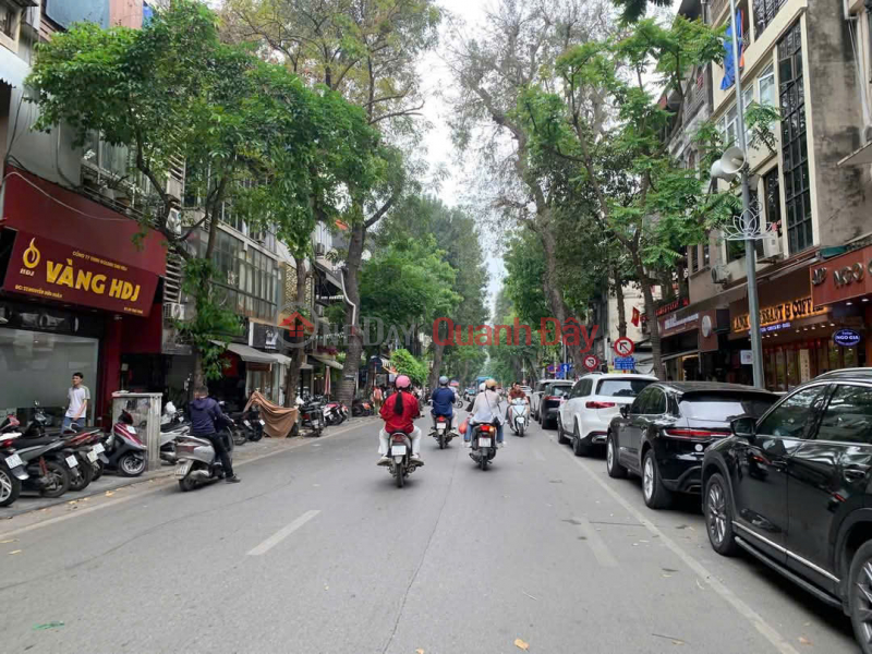 Bán Lô góc 2 mặt tiền phố Hàng Muối Hoàn Kiếm Hà Nội,nhà 4 tầng, diện tích 92m, mặt tiền 6m, tài chính 125 Niêm yết bán
