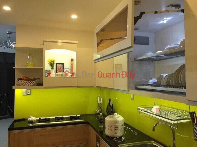Full house for rent with car on Ong Ich Khiem street NEAR NGUYEN TAT THANH Rental Listings