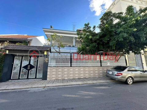 VILLA FOR SALE FRONT OF THE BEACH ON HON CHONG, NORTH WARD OF NHA TRANG. _0