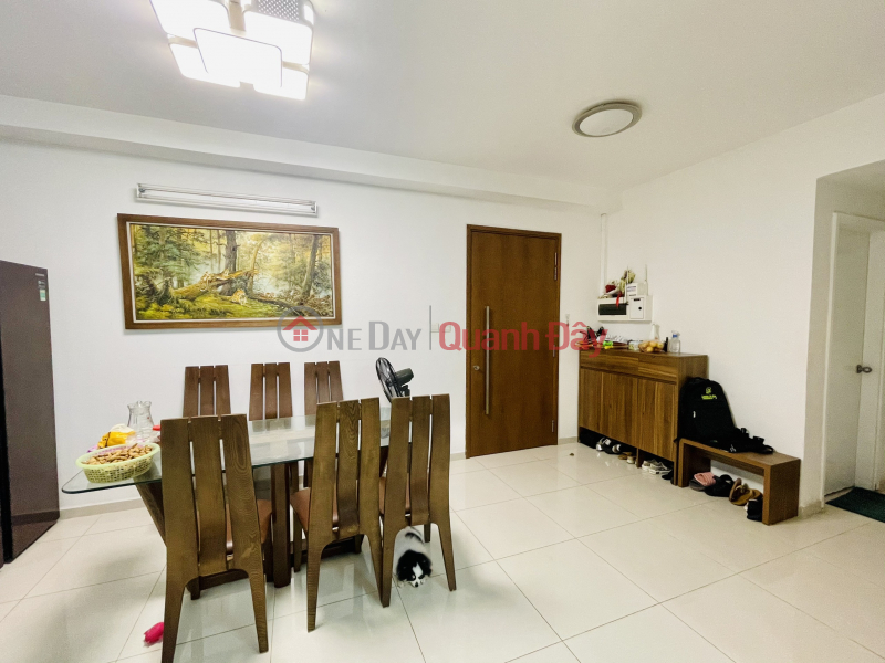 The owner is looking to sell a 3-bedroom apartment at Mulberry Lane, Tower E, with an area of 132m2 and a parking space., Vietnam | Sales, đ 8.4 Billion
