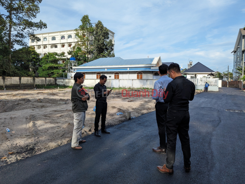 Property Search Vietnam | OneDay | , Niêm yết bán Còn 1 nền đất hẻm xe hơi. Cách MT QL 51 khoảng 30m. Giá 680tr