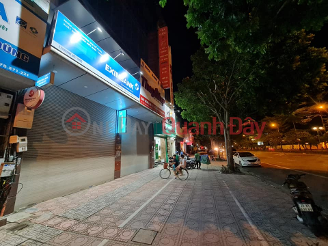 House for sale on Ngo Gia Tu street, 200m2, sidewalk 10m, business, bank for rent, only 20 billion VND _0