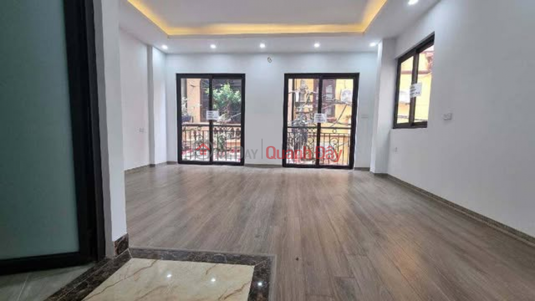 đ 21 Billion, VIP Hoang Quoc Viet: Corner lot, car access, elevator, great business - 55m², 6 floors - Investment opportunity!