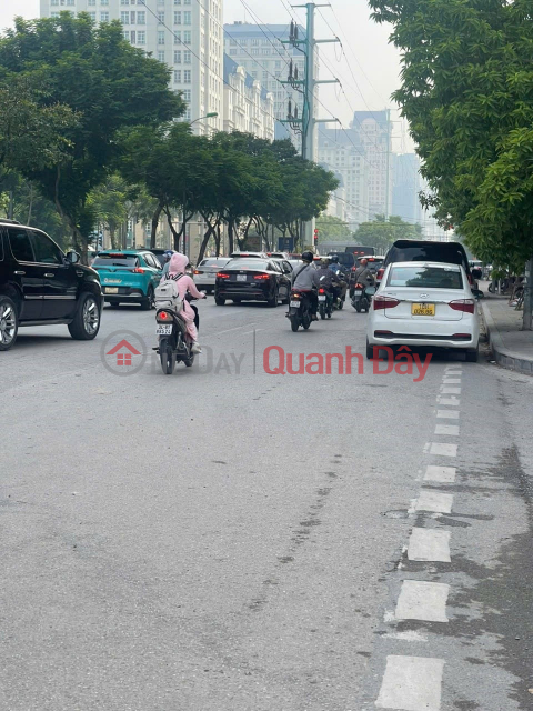 OWNER SELLS LAND IN LOT - CORNER LOT ON LE QUANG DAO - NAM TU LIEM - 180m2 _0