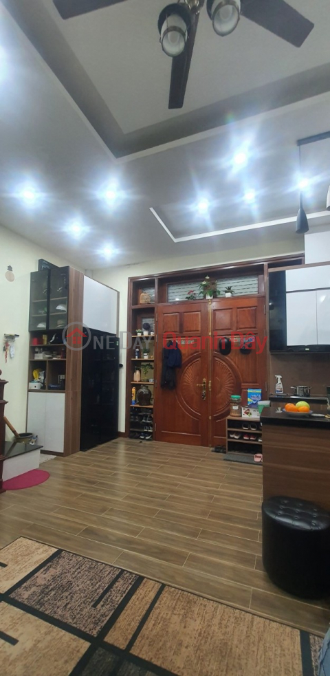 House for sale in Hong Ha, Hoan Kiem, 32m x 5T x MT5m, with commercial floor, car, about 6 billion. Contact: 0366051369 _0