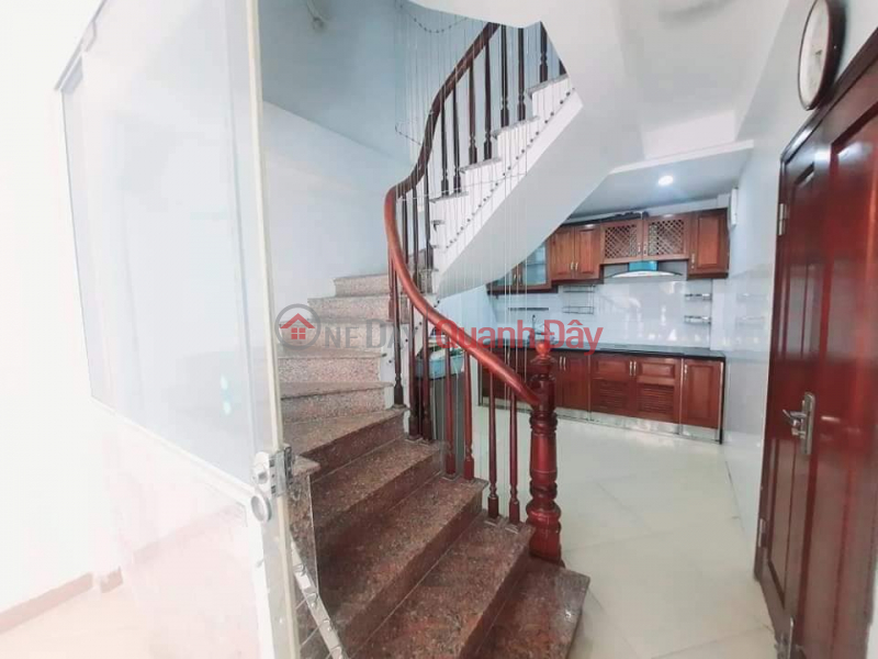 House for sale on Hoang Mai street. Area: 33m2, building 6 floors, MT: 3.2 m, price 4.8 billion. Vietnam, Sales | đ 4.8 Billion