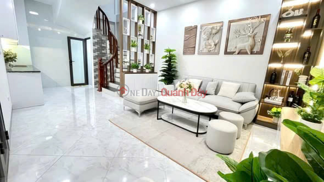 EM GÁI EM CHÍNH CHỦ CẦN BÁN NHÀ PHƯỜNG LĨNH NAM -36m- 5tầng - chỉ hơn 6 tỷ bao thuế phí Niêm yết bán