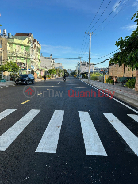 NHÀ VỊ TRÍ ĐẸP NGAY TRUNG TÂM THỊ TRẤN NHÀ BÈ, (95.7M2) CHỈ 7.45 TỶ. LH;0903442958. Sales Listings