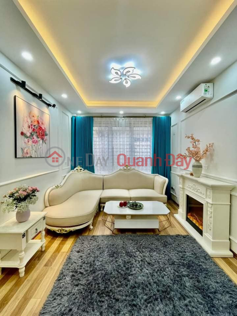 FAMILY MOVING FOR WORK FOR SALE AU CO TOWNHOUSE - TAY HO DISTRICT Area: 40M2 MT: 3.5M INCLUDES 3 BEDROOMS 2-SIDED OPEN HOUSE _0