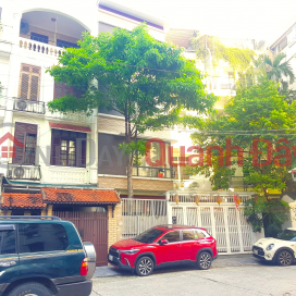 (2 fronts on District Party Committee side) Hoang Cau house for sale 61m2, 5T, car avoid _0