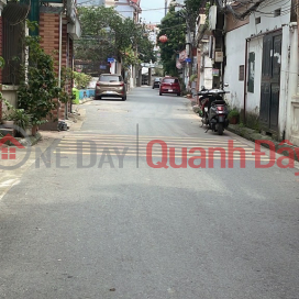 House for sale 30m x 5 floors, alley 44 Duc Giang, brand new, ready to move in, 10m to car bypass, only 5.4 billion, negotiable. Contact 0936123469 _0