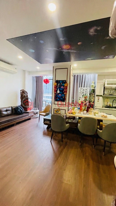 Apartment for sale in Cau Giay, 90m², 2 bedrooms, 2 bathrooms, price 7.98 billion VND, parking available at the building entrance. _0