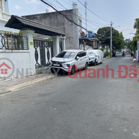 4-storey house for sale right on Pham Van Dong, 5m wide car road, over 4 billion. _0