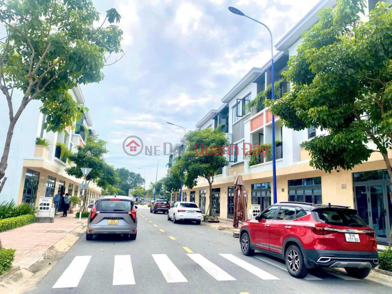 Selling a house with a lavela garden frontage in Thuan An, Binh Duong for only 745 million and receiving a pink book to hand over Sales Listings