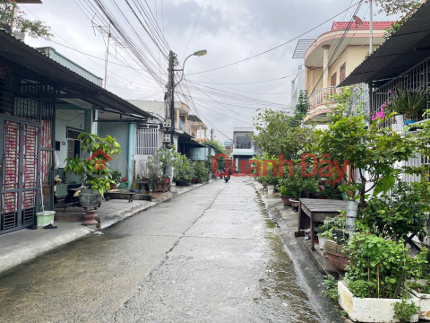 Land for sale with a free 1-story house with two street frontages in Bac Ward, Nha Trang City. _0