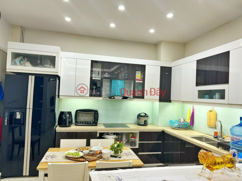 Whole house for rent on Linh Quang street, Dong Da, 60m2 * 2 floors * 15 million VND Rental Listings