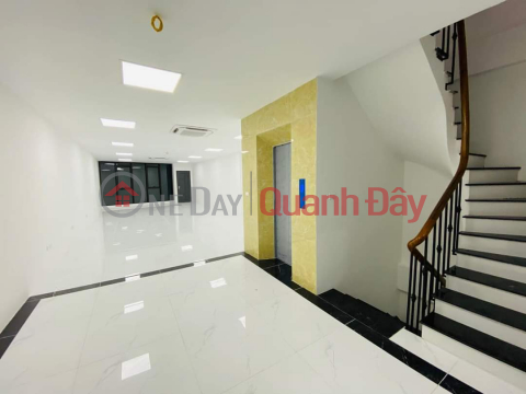Hoang Quoc Viet sell urgent house for rent and office, cafe, 96m2, 8 floors. Cheap price _0